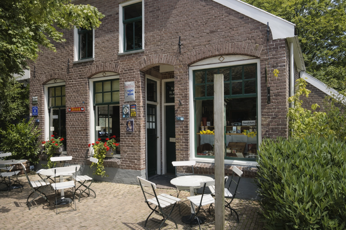 Dorpscafé en winkelpand in Orvelte
